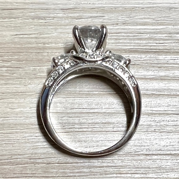 Vintage Designer Sterling Silver Cubic Zirconia Gemstone Cocktail Ring, Size 8 - Picture 8 of 13